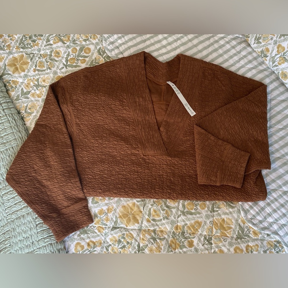 Lululemon Oversized V-Neck Pullover NWOT - Picture 2 of 4
